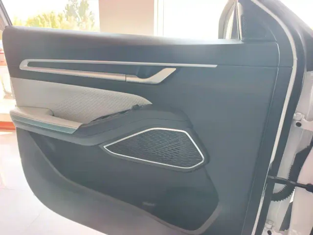 Geely Emgrand — Фото автомобиля 4
