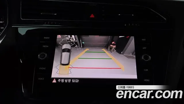 Volkswagen Tiguan Tiguan 2 поколение 2.0 TDI Premium — Фото автомобиля 11