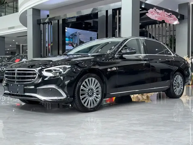 Фотография автомобиля — Mercedes-Benz E-Class