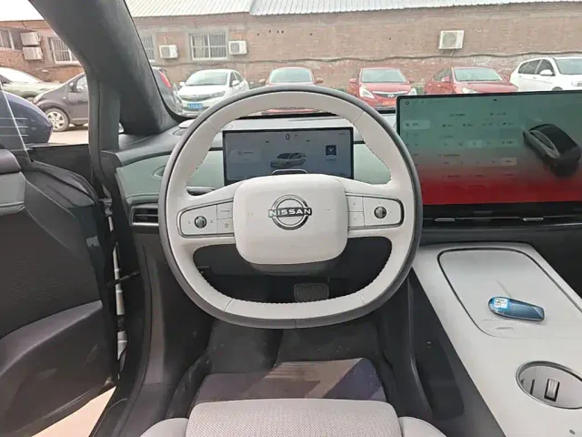Nissan N7 — Фото автомобиля 10