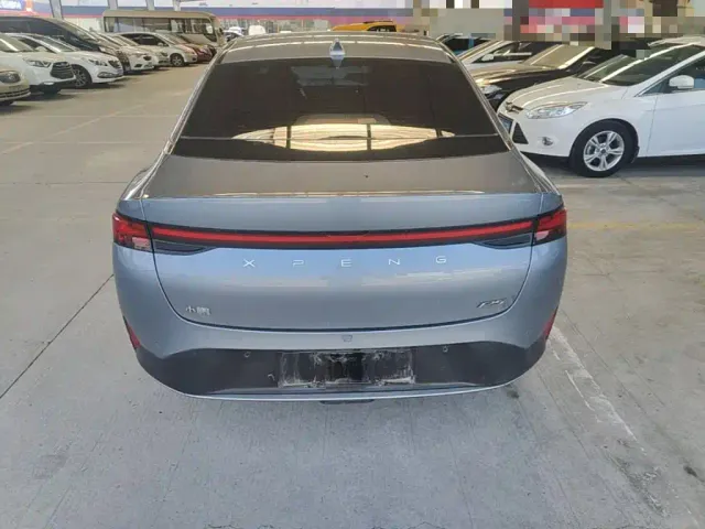 Xpeng P5 — Фото автомобиля 5