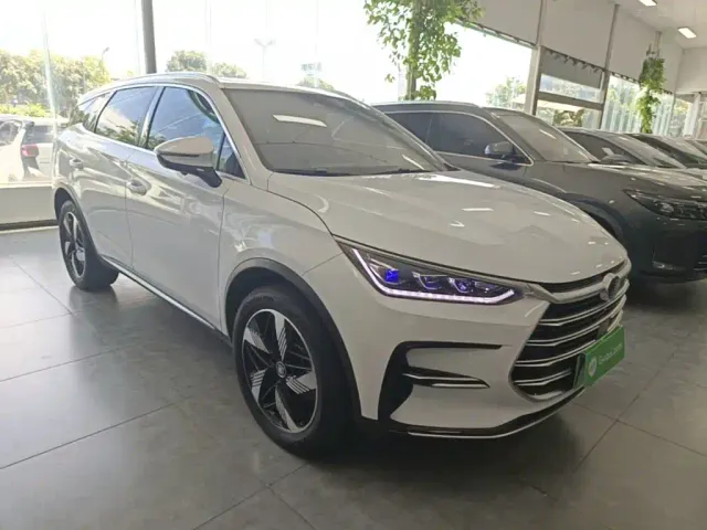 BYD Tang — Фото автомобиля 3