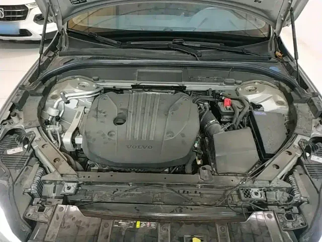 Volvo XC60 — Фото автомобиля 19