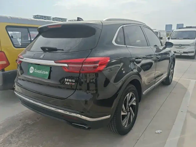 Hongqi HS5 — Фото автомобиля 6