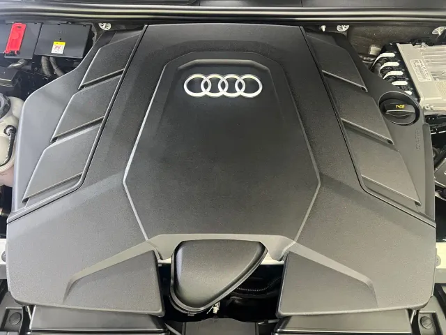 Audi Q8 — Фото автомобиля 8