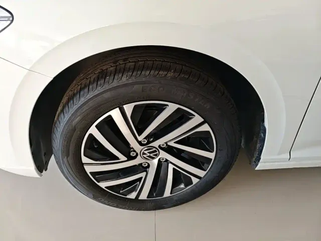 Volkswagen Lavida — Фото автомобиля 22