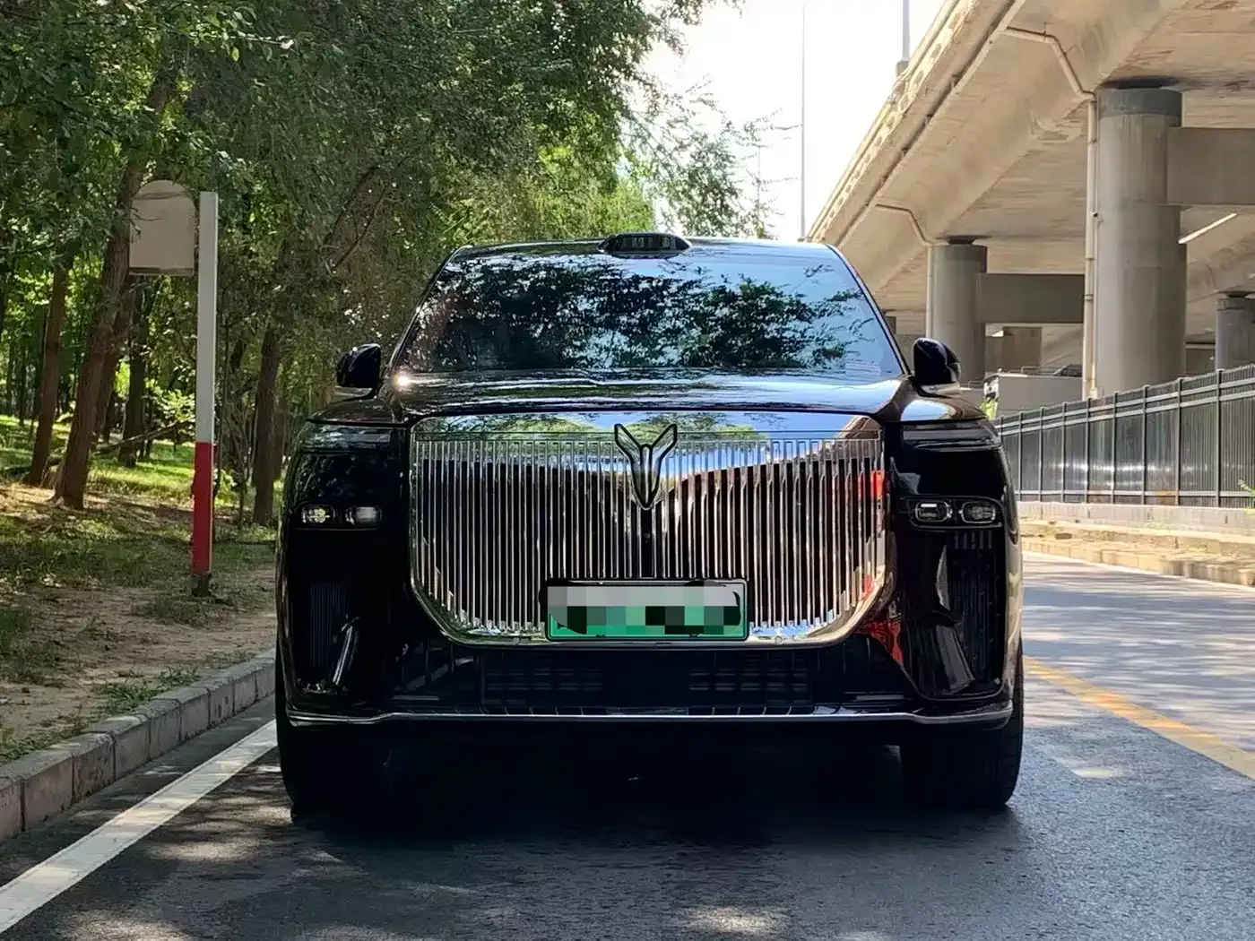 Voyah Auto VOYAH Taisan 2026 Model Quad-LiDAR Edition — Фото автомобиля 2