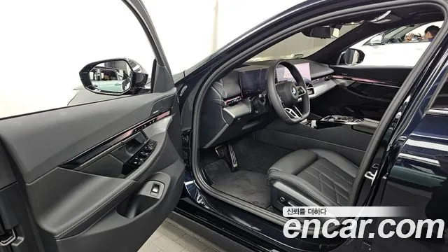 BMW 5-Series — Фото автомобиля 9