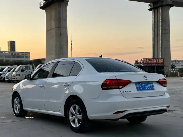 Volkswagen Lavida — Фото автомобиля 6