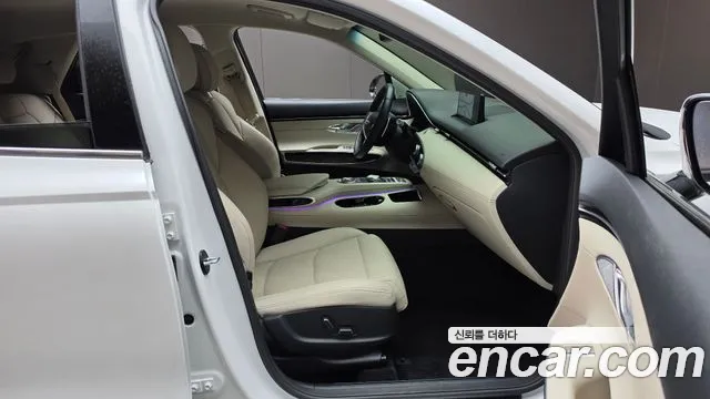 Genesis GV70 — Фото автомобиля 16