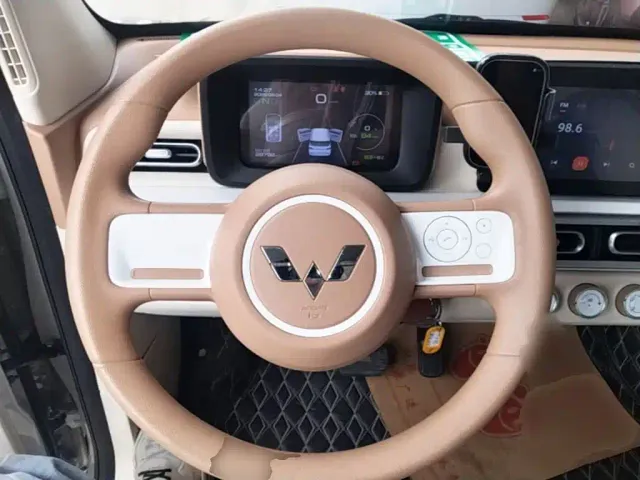 Wuling Hongguang Mini EV — Фото автомобиля 10