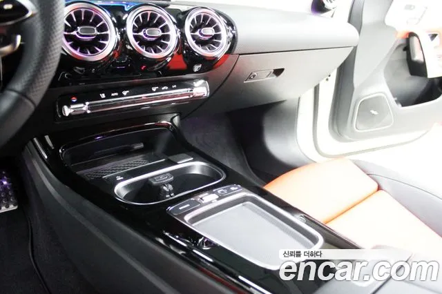 Mercedes-Benz A-Class — Фото автомобиля 16