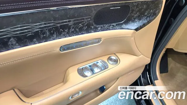 Genesis G90 Бензин 3.5 турбо AWD — Фото автомобиля 11