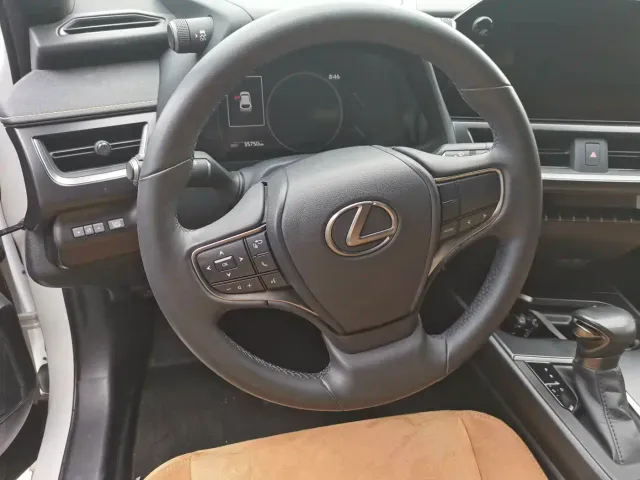 Lexus UX — Фото автомобиля 15
