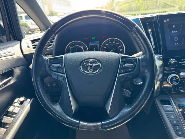 Toyota Vellfire — Фото автомобиля 5