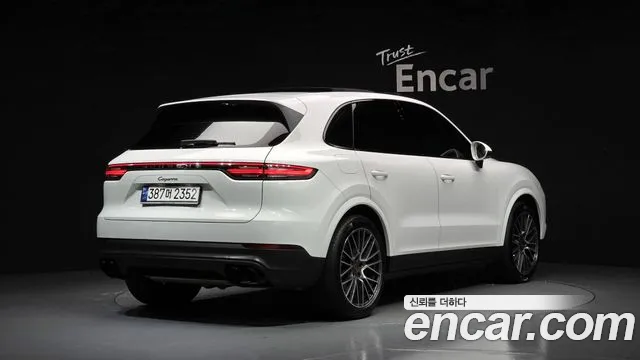 Porsche Cayenne — Фото автомобиля 2