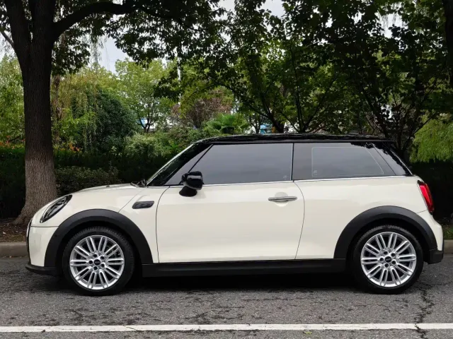 MINI MINI 2022 1.5T COOPER Artist — Фото автомобиля 3