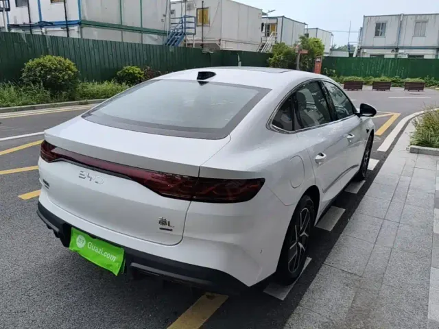 BYD Qin L — Фото автомобиля 6