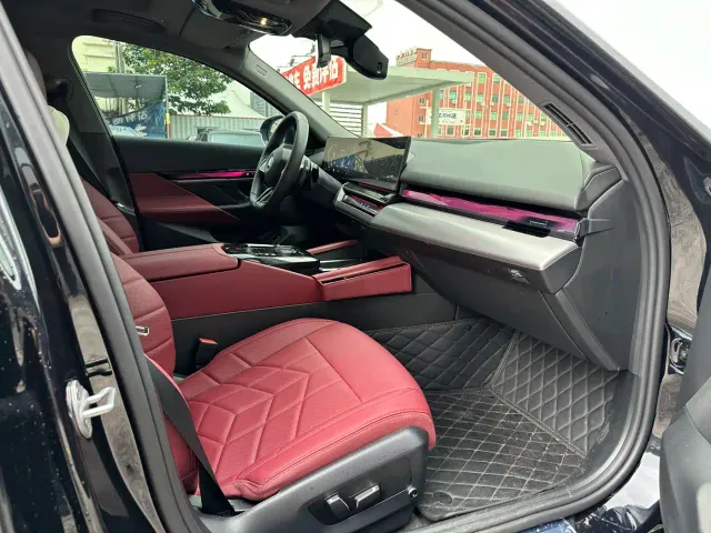 BMW 5 Series — Фото автомобиля 7