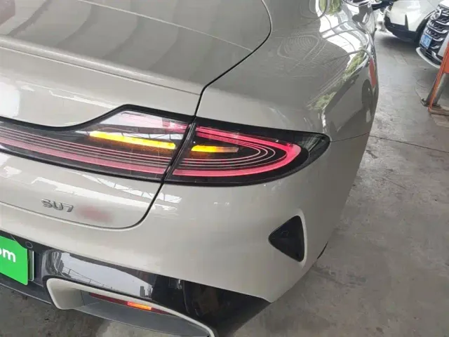 Xiaomi SU7 — Фото автомобиля 7