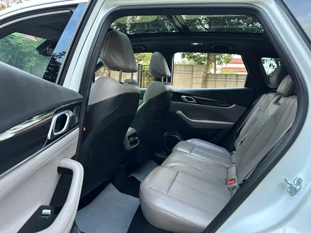 Geely Boyue L — Фото автомобиля 19