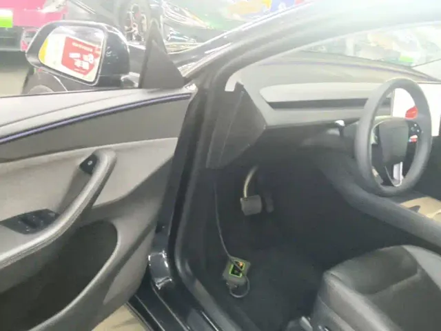 Tesla Model Y — Фото автомобиля 15