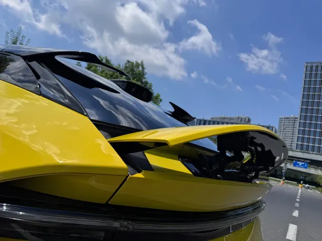 Lotus Eletre — Фото автомобиля 15