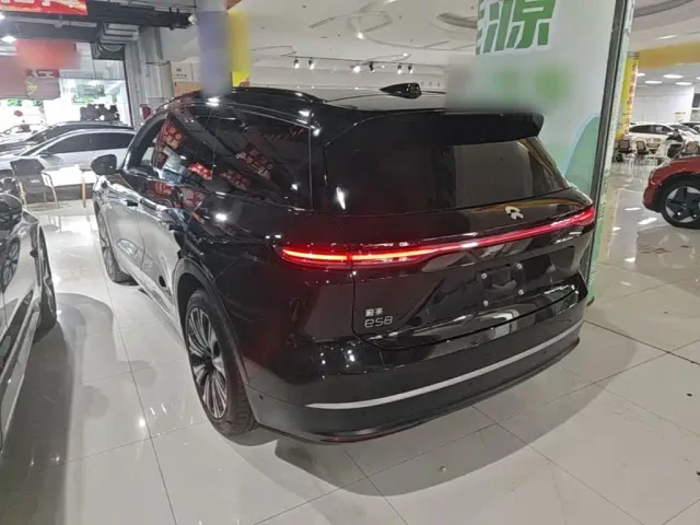 Nio ES8 — Фото автомобиля 4