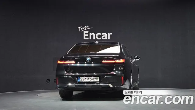 BMW 7 Series G70 — Фото автомобиля 4