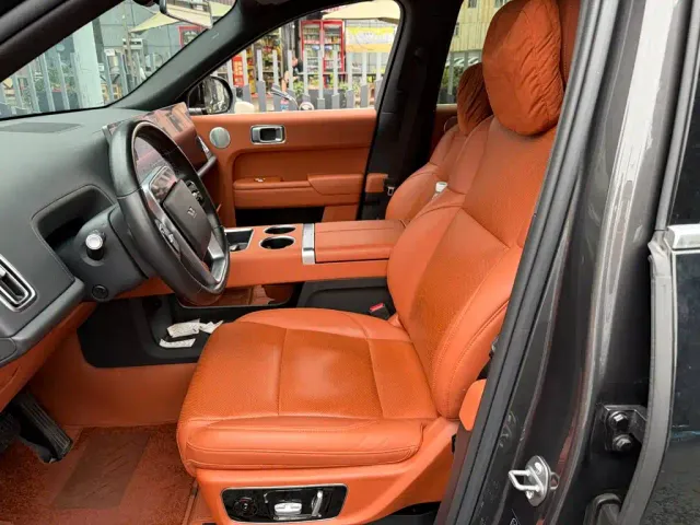 Li Auto L8 — Фото автомобиля 8