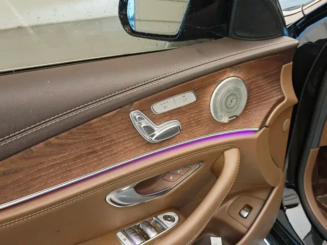 Mercedes-Benz E-Class — Фото автомобиля 14