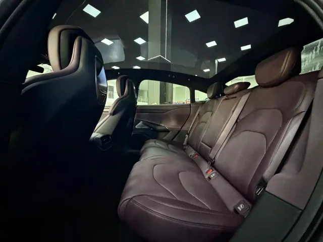 Xiaomi SU7 — Фото автомобиля 9