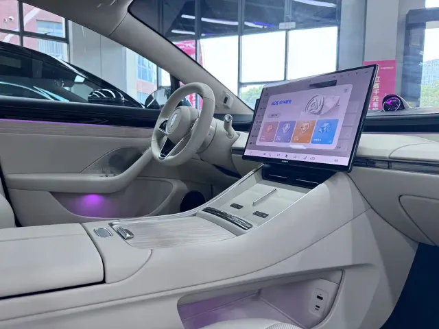 Zhijie Zhijie S7 2026 Max — Фото автомобиля 13
