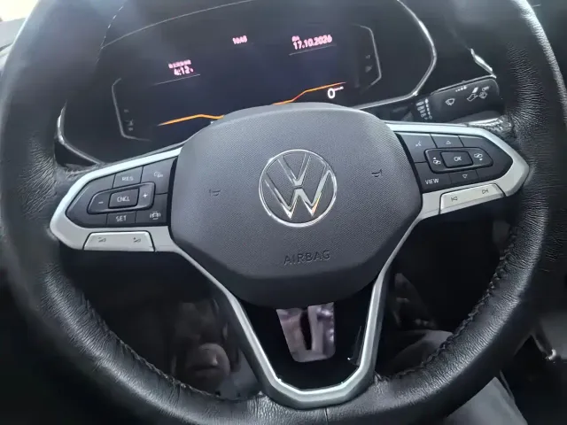 Volkswagen Passat — Фото автомобиля 9