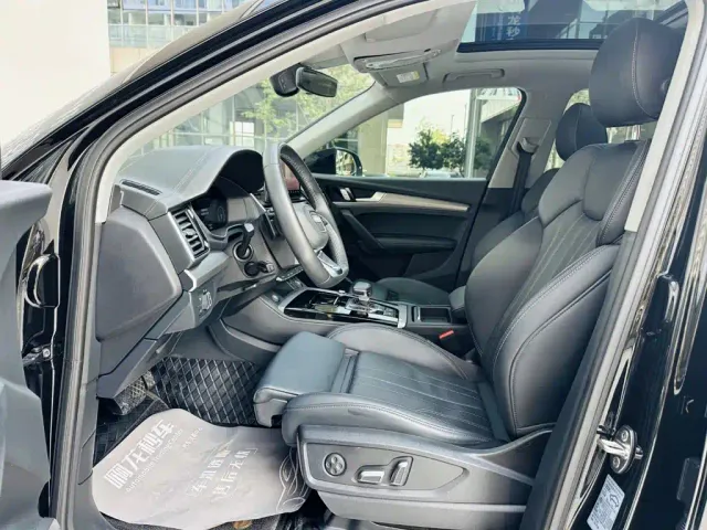 Audi Q5L — Фото автомобиля 11