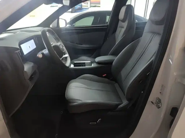 Geely Galaxy L7 — Фото автомобиля 14