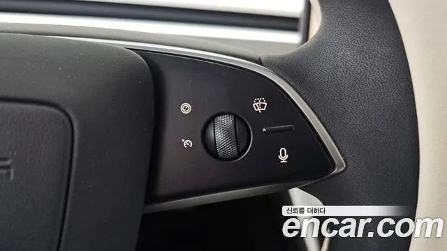 Tesla Model 3 — Фото автомобиля 29