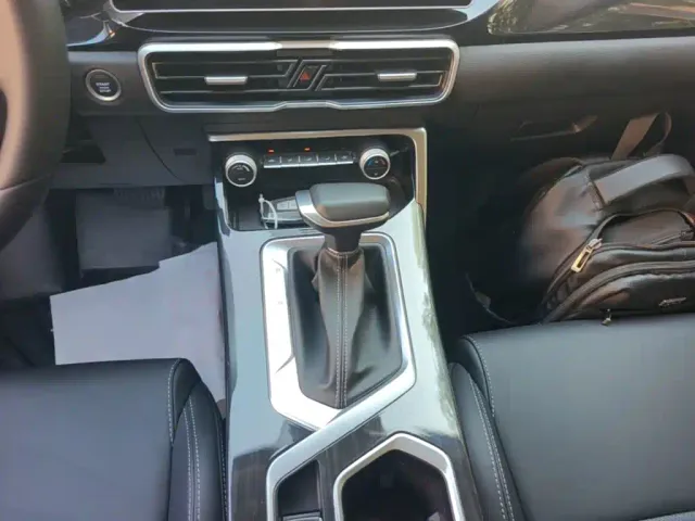 Geely Binyue — Фото автомобиля 13