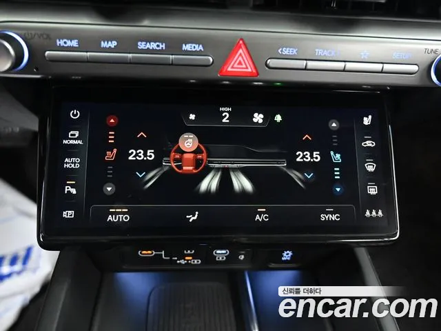 Hyundai Grandeur Grandeur (GN7) 2.5 Бензин 2WD — Фото автомобиля 19