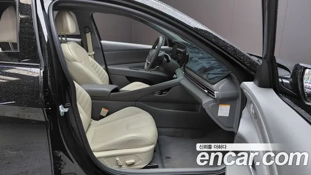 Hyundai AVANTE Inspiration — Фото автомобиля 26