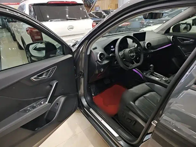 Audi Q2L — Фото автомобиля 15