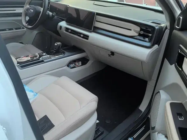 Geely ICON — Фото автомобиля 8