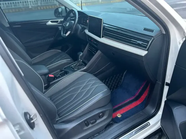 Volkswagen Tiguan L — Фото автомобиля 20