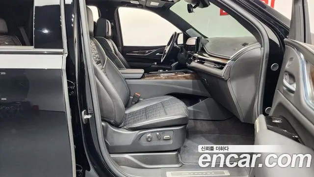 Cadillac Escalade Generation 5 — Фото автомобиля 11