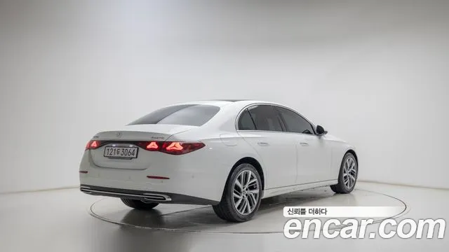 Mercedes-Benz E-Class W214 — Фото автомобиля 2