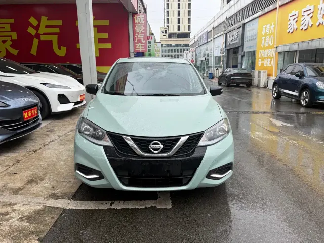 Nissan Tiida — Фото автомобиля 2