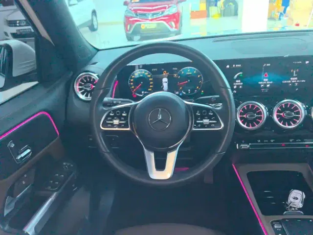 Mercedes-Benz GLB-Class — Фото автомобиля 10
