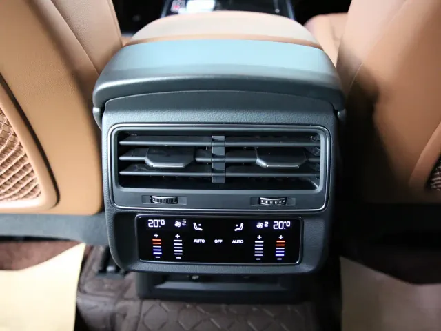Audi Q7 — Фото автомобиля 11