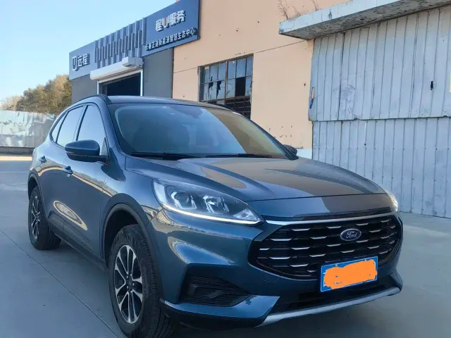 Ford Escape — Фото автомобиля 3