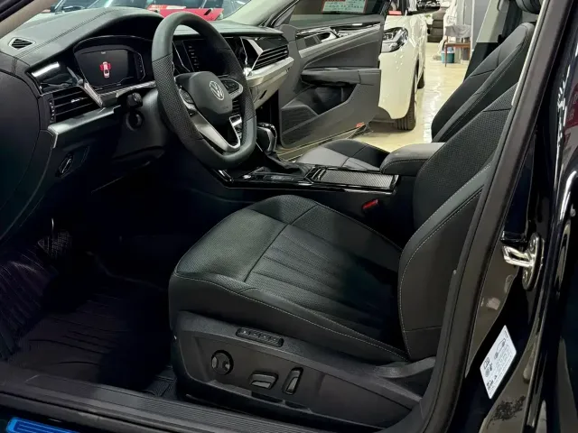 Volkswagen Passat — Фото автомобиля 4